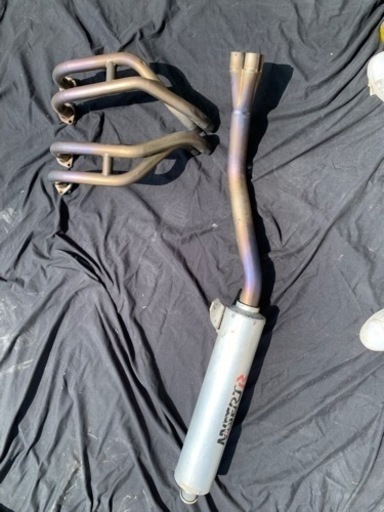 ゼファー1100？マフラー