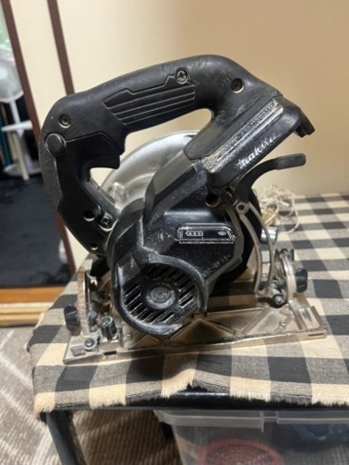 マキタ　マルノコ　18v HS631