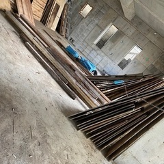 型枠解体従業員募集の画像