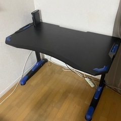 パソコンデスクの画像