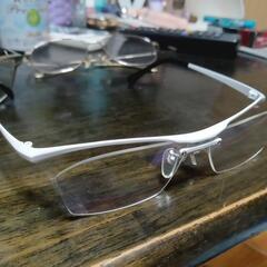 白度付きメガネの画像