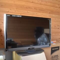 SHARP AQUOS ３２型 ２０１０年式、説明書、リモコン付き