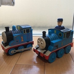 トーマス　おもちゃ　2個　追加2個の画像