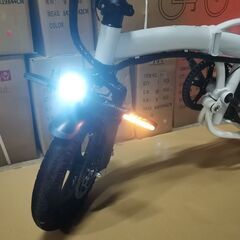 【14インチ】Z4高品質バッテリー8A　折り畳み 電動自転車 公道走行可能の画像