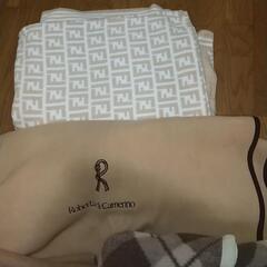 引取者決定  ブランド 毛布 ４枚  FENDI BURBERRYの画像