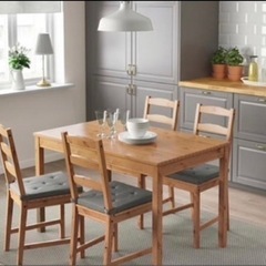 IKEA ヨックモック　ダイニングテーブル