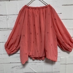 レディース　サーモンピンク　ブラウスの画像