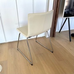 【半額からさらに値下】IKEA椅子チェア BERNHARD ベルナード 本革 白の画像