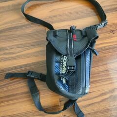 コミネ　レッグバッグ