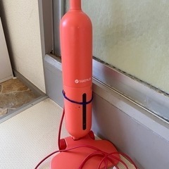 赤い掃除機