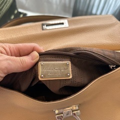 フェラガモのショルダーバッグの画像