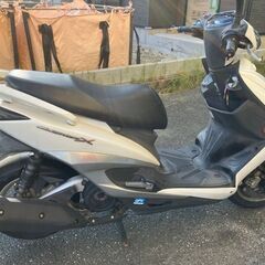 実働　シグナスX　125   RKRSE　白　インジェクション　Fタイヤ新品　福岡南区の画像