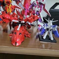 Hi-vガンダム&ナイチンゲール　メタリックカラーの画像