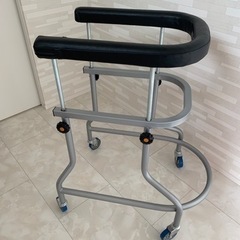 値下げしました。高齢者にいかがですか歩行器の画像