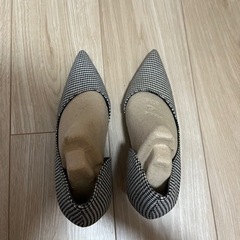 3足靴の画像