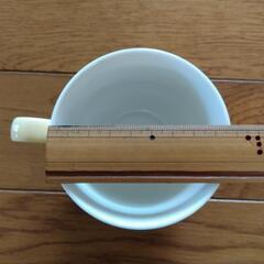 食器　カップ　小皿の画像