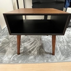 IKEAコーナーテーブル茶色の画像