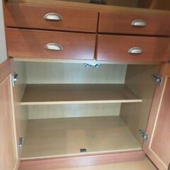 食器棚の画像