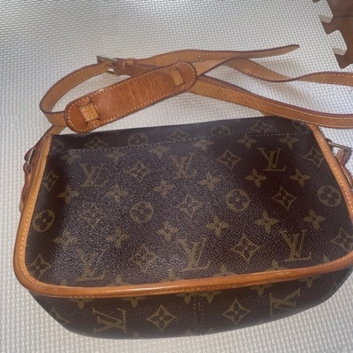 VUITTON 