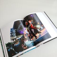 【値下げしました】ONE OK ROCK 写真集とドラムスティックのセットの画像
