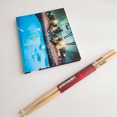 【値下げしました】ONE OK ROCK 写真集とドラムスティックのセットの画像