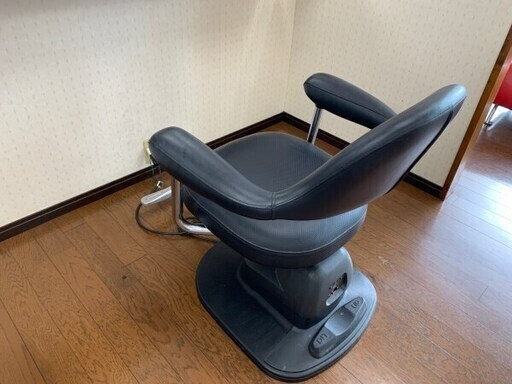 美容カット椅子　タカラベルモントYAMA 電動ベース