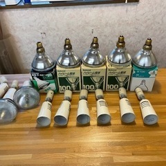 ナショナル100wハイビーム球5個、その他ハイビーム3個、付属器...