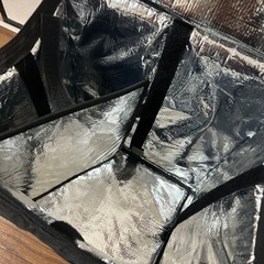 ウーバーイーツ配達用カバンの画像