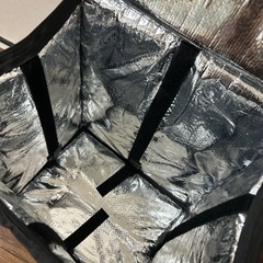 ウーバーイーツ配達用カバンの画像