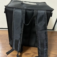 ウーバーイーツ配達用カバンの画像