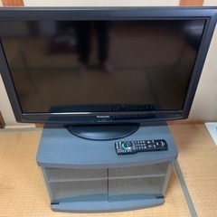 液晶テレビ32型　テレビ台付きの画像