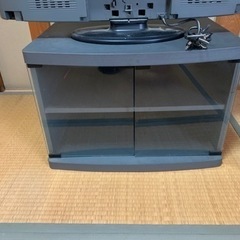 液晶テレビ32型　テレビ台付きの画像