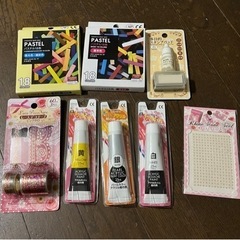 アクリル絵の具、パステル等