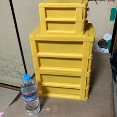 ダイソーの収納ケース大2個小2個の画像