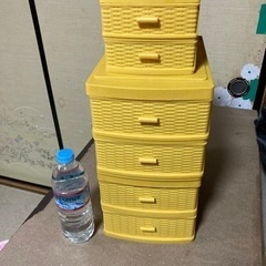 ダイソーの収納ケース大2個小2個の画像
