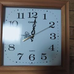 CASIO、SEIKOの掛け時計のセットの画像