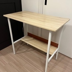 パソコンデスクの画像