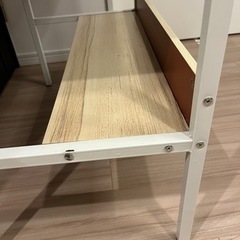 パソコンデスクの画像