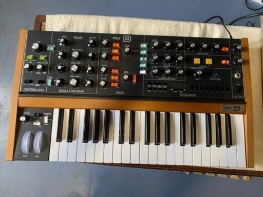 behringer POLY D アナログシンセサイザー　ベリンガー