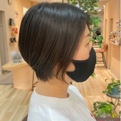 平日10時～15時 ショートにさせて頂ける女性のカットモデルさん...