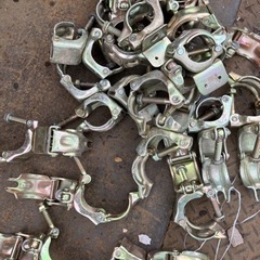 クランプ　♪♪♪ 1個¥120     300個ありますの画像