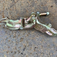 クランプ　♪♪♪ 1個¥120     300個ありますの画像