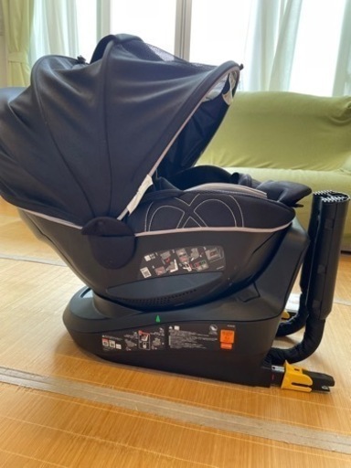 (受け渡し予定者決定済)AILEBEBE KURUTTO4i プラチナブラック　チャイルドシート