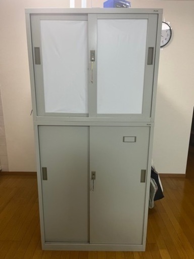 スチールの棚