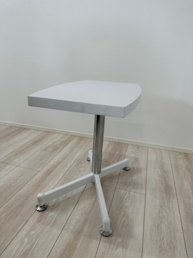ガス圧式ネイルサイドテーブル