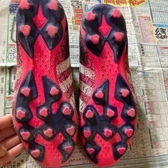 24.5 adidas サッカー用 2足の画像