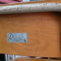 小学校の椅子の画像