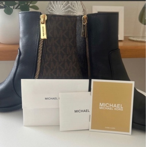 美品 マイケルコース  ブーティ　ショートブーツ　size６M