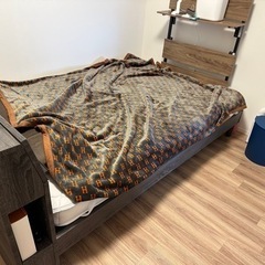 ダブルベッドの画像