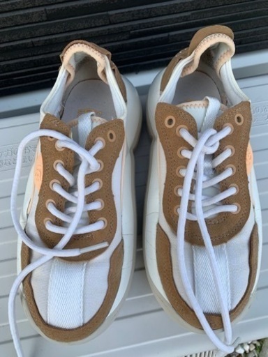 UGG スニーカー　22センチ
